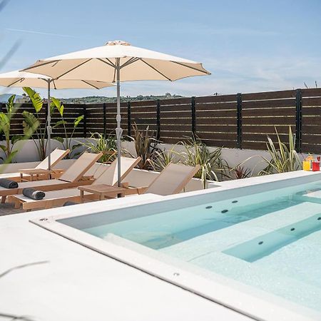 Sol Luxury Apartment - Close To The Beach With A Private Mini Pool La Canea Exterior foto