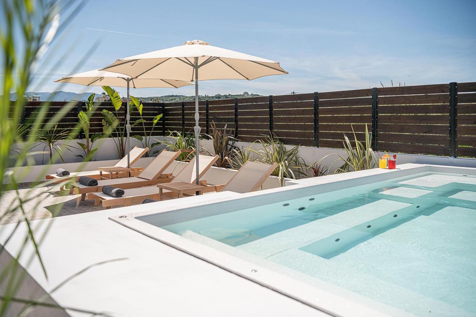 Sol Luxury Apartment - Close To The Beach With A Private Mini Pool La Canea Exterior foto