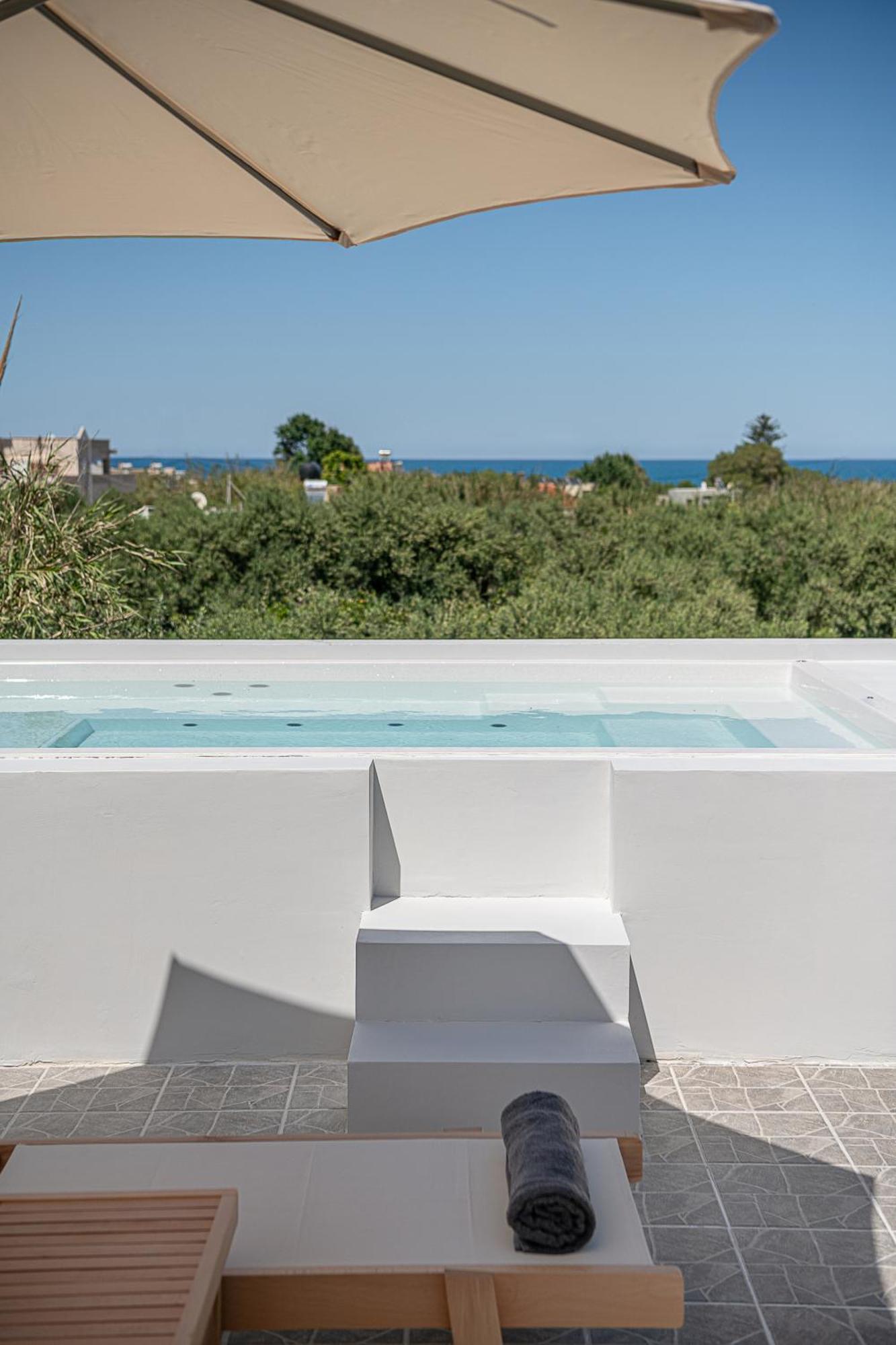 Sol Luxury Apartment - Close To The Beach With A Private Mini Pool La Canea Exterior foto