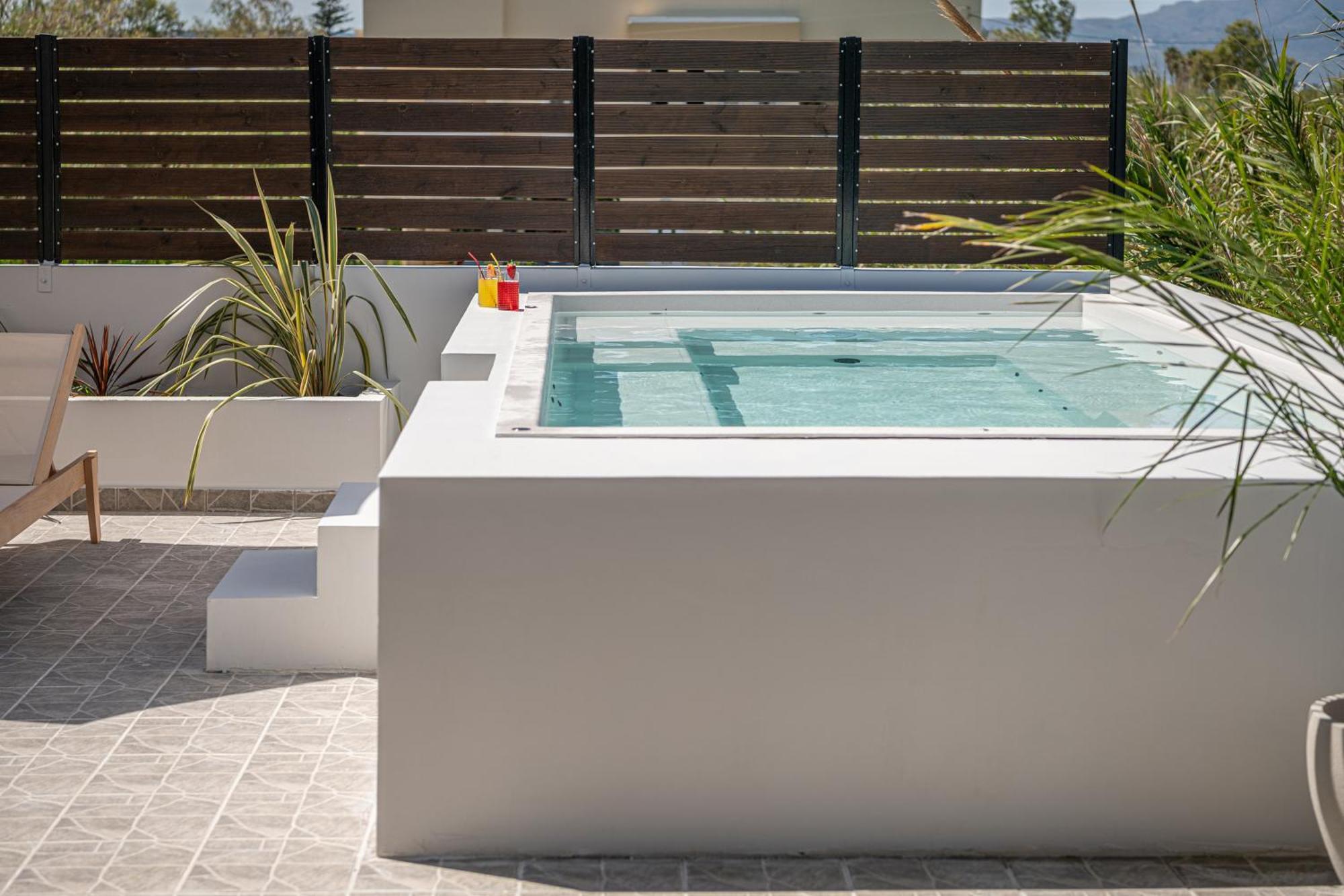 Sol Luxury Apartment - Close To The Beach With A Private Mini Pool La Canea Exterior foto